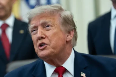 Trump amenaza a Irán con hacerle “pagar” por la muerte de soldados estadounidenses