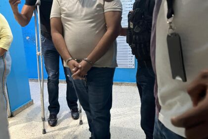 DNCD y MP arrestan a dos dominicanos solicitados en extradición por EE. UU.