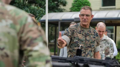 Jefe del Comando Sur de EEUU visita Venezuela para coordinar la reconstrucción