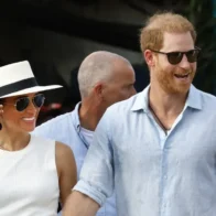 Carlos III y Camila reciben al príncipe Enrique, su esposa Meghan y sus dos hijos