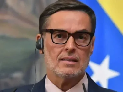 Delcy Rodríguez designa a Félix Plasencia como el nuevo canciller de Venezuela tras destituir a Yván Gil
