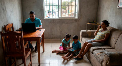 Acceso a internet: solo el 56.2 % de los hogares dominicanos cuenta con conexión en su vivienda