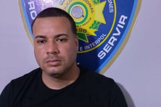 Arrestan a hombre que admitió haber fingido robo de más de US$33 mil en su vivienda
