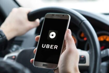 Conductores denuncian cobros indebidos del Uber Pase