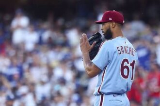 Cristopher Sánchez sufre dura salida ante Kansas City y ve elevar su efectividad - Noticias de hoy en República Dominicana | De Último Minuto