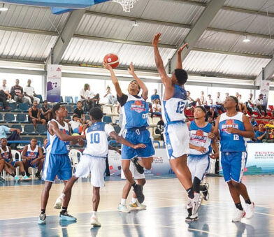 Politécnicos Kelbyn Obreros de Paz y Pedro Mir disputarán gran final del Torneo de Baloncesto Batalla de las Promociones INEFI 2026