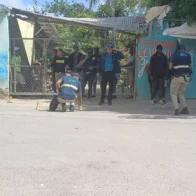 Joven de 21 años y hieren a otro durante tiroteo en Santo Domingo Este