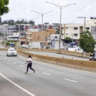 Cierran esta noche tramo del km 10½ de la Autopista Las Américas por trabajos en nuevo puente peatonal
