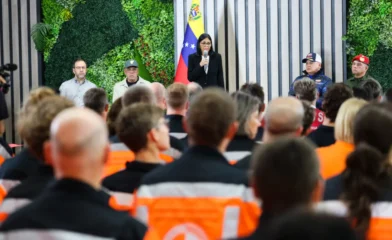 Delcy Rodríguez condecora con medalla Héroes de Venezuela a rescatistas de Italia y Suiza - Noticias de hoy en República Dominicana | De Último Minuto