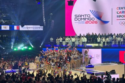 Voluntarios de los JCC, los “héroes de gris”, también brillan en la clausura
