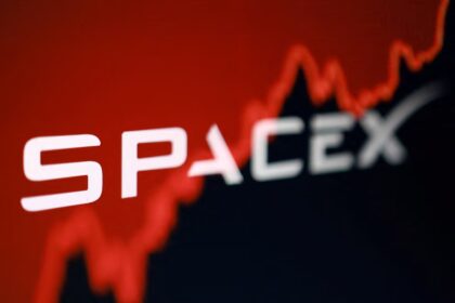 SpaceX recupera terreno en Wall Street tras anuncio de megafábrica de chips en Texas