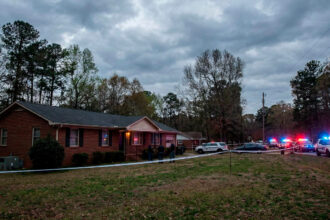 Autoridades investigan tiroteo entre familiares que dejó tres fallecidos en Carolina del Norte