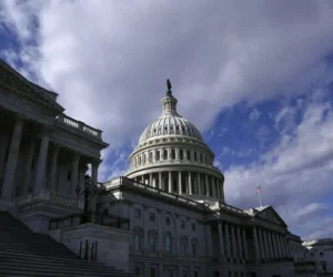 El Senado de Estados Unidos aprueba plan para evitar un cierre de Gobierno antes de las elecciones
