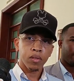 Ezequiel Monegro denuncia supuesto intento de arresto irregular contra un testigo en Ciudad Nueva