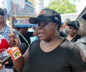 Conserjes y personal de apoyo de escuelas públicas anuncian paro si no reciben aumento salarial