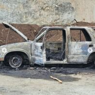 Hallan hombre calcinado junto a un vehículo incendiado en una mina de La Vega