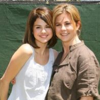 Selena Gomez y su madre enfrentan una demanda por presunto fraude relacionado con su empresa de salud mental