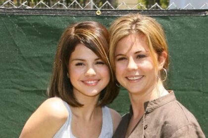 Selena Gomez y su madre enfrentan una demanda por presunto fraude relacionado con su empresa de salud mental