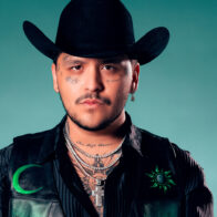 Christian Nodal sorprende a Pepe Aguilar cantando “Adiós amor” durante celebración de sus 58 años