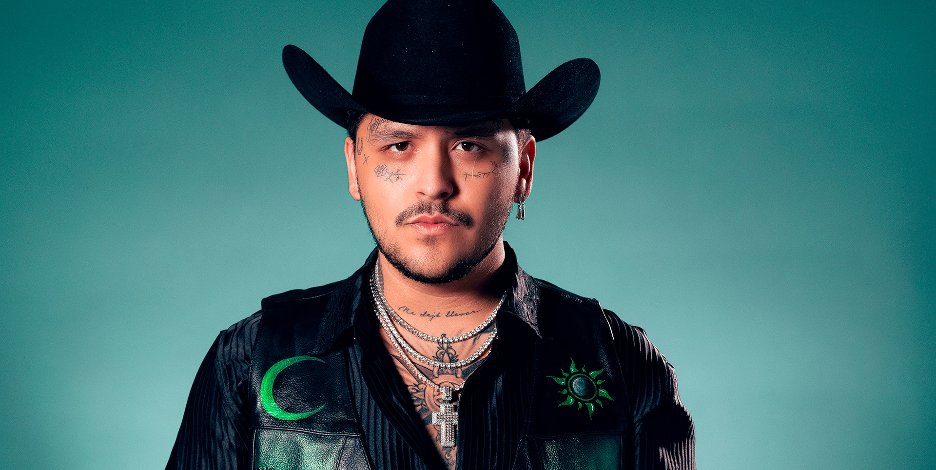 Christian Nodal canta "Adiós amor" junto a Pepe Aguilar en íntima celebración familiar por su cumpleaños 58