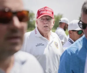 Interceptan dos aviones que violaron el espacio aéreo sobre un club de EE.UU. donde estaba Donald Trump