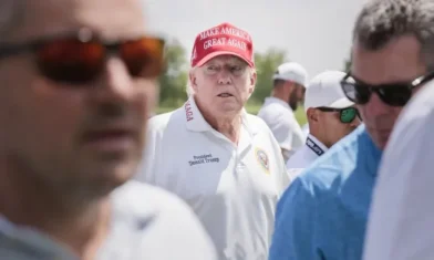 Interceptan dos aviones que violaron el espacio aéreo sobre un club de EE.UU. donde estaba Donald Trump