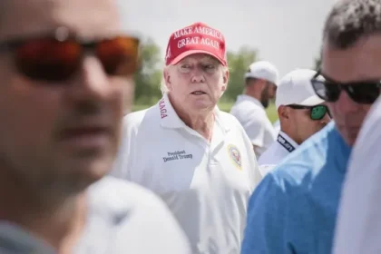 Interceptan dos aviones que violaron el espacio aéreo sobre un club de EE.UU. donde estaba Donald Trump