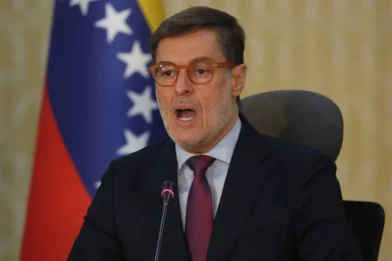 Venezuela y España evalúan oportunidades de cooperación en una conversación entre sus cancilleres