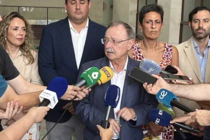 Vivas sitúa entre 8.000 y 11.000 los migrantes que siguen en Ceuta y exige su retorno