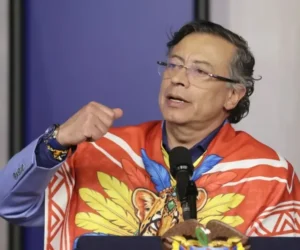 Gustavo Petro pide permiso al Senado de Gustavo Petro para salir del país durante el próximo año