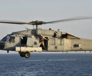 El Comando Central de EE.UU. confirma haber disparado a un carguero panameño en el golfo de Omán