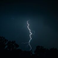 Un rayo impacta una prisión en este estado de EE. UU. y deja 16 personas hospitalizadas durante una tormenta