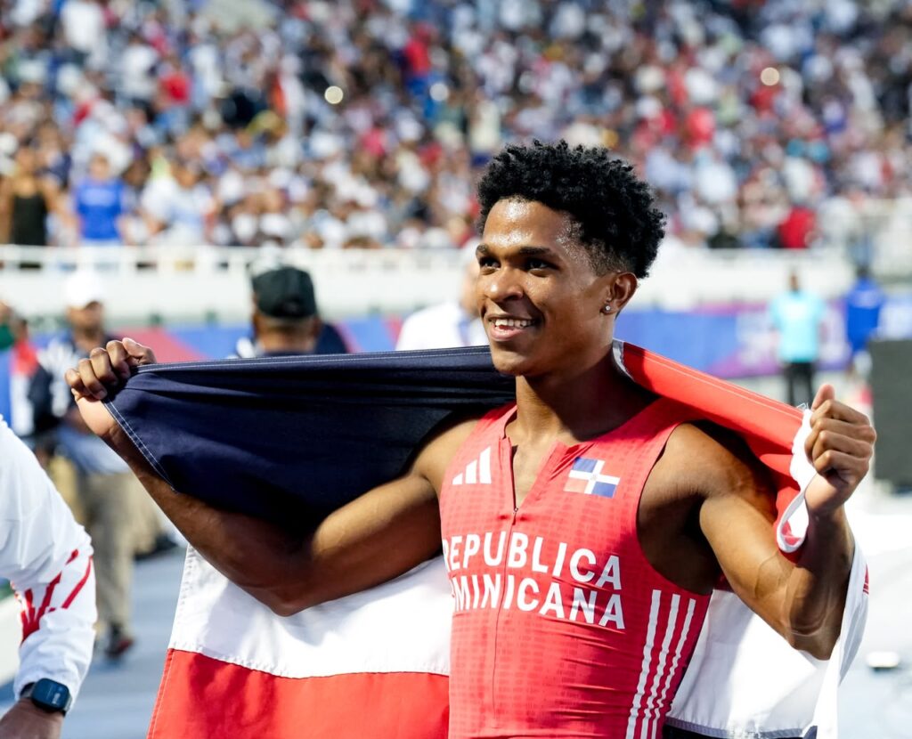 Yeral Núñez conquista el oro en los 400 metros con vallas para República Dominicana en Santo Domingo 2026