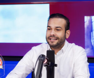 Eduardo Saint-hilaire denuncia atentado en su contra: Cámaras captan emboscada vehicular