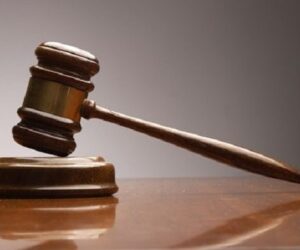 Dictan presentación periódica a hombre arrestado con arma de fuego sin documentos en Los Frailes