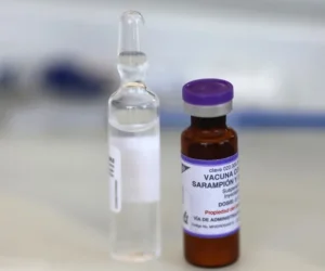 Alerta sanitaria para reforzar la vacunación por el brote de sarampión en América