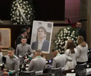 Colombia recuerda con una misa el primer aniversario de la muerte del senador Miguel Uribe Turbay
