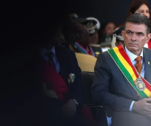 El Gobierno de Bolivia oficializa con un decreto la eliminación de dos ministerios