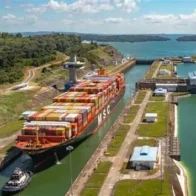 Canal de Panamá ajustará el calado en esclusas para barcos grandes sin recortar tránsitos
