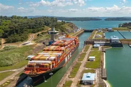 Canal de Panamá ajustará el calado en esclusas para barcos grandes sin recortar tránsitos
