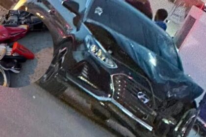Muere motorista tras choque contra un carro en la avenida Jacagua, Santiago