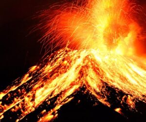 Tres grandes volcanes registran actividad eruptiva y generan atención internacional