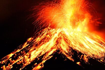 Tres grandes volcanes registran actividad eruptiva y generan atención internacional