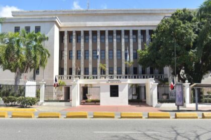 Minerd trabaja para sumar 1,500 nuevas aulas de cara al próximo año escolar