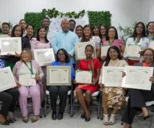 Regional 15 del Minerd reconoce a docentes por impulsar la educación ambiental y huertos escolares
