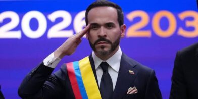 Presidente de Colombia destituye a cinco embajadores nombrados durante el gobierno de Gustavo Petro