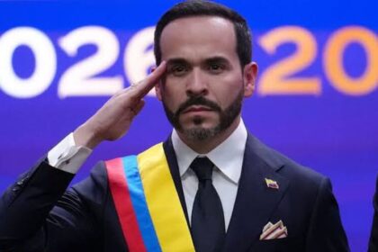Presidente de Colombia destituye a cinco embajadores nombrados durante el gobierno de Gustavo Petro