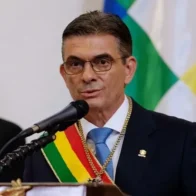 El presidente de Bolivia ofrece disculpas por su ausencia en la investidura del presidente electo de Colombia