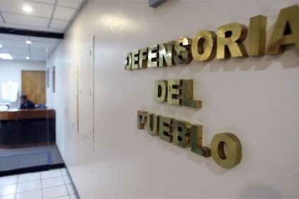 Defensoría venezolana establecerá mesa técnica con una ONG que defiende a presos políticos