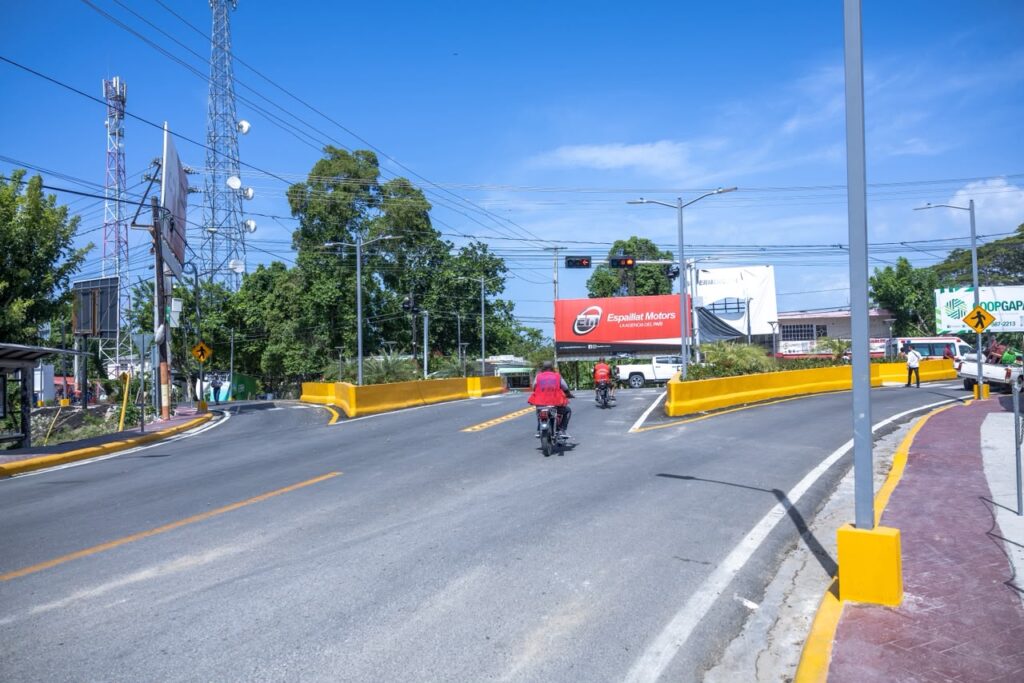 Inauguran distribuidor de tránsito en el Cruce de Sabaneta de Yásica para contribuir a la seguridad vial